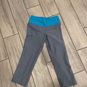 Nike Gray Cropped Leggings